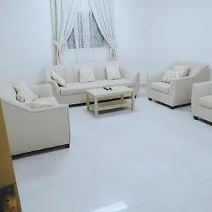 صقر 11 - مجلس واسع غرفه نوم مطبخ شقة