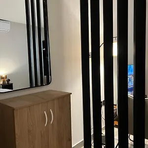 أستوديو غرفة و حمام وركن مطبخ Modern In شقة